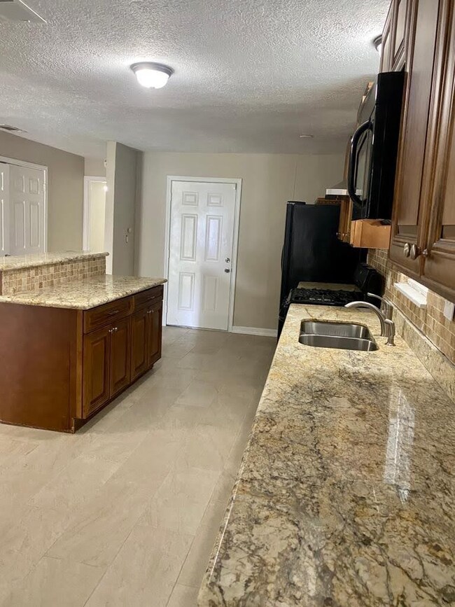 3918 Tristan St, Houston, TX 77021 - photo 5