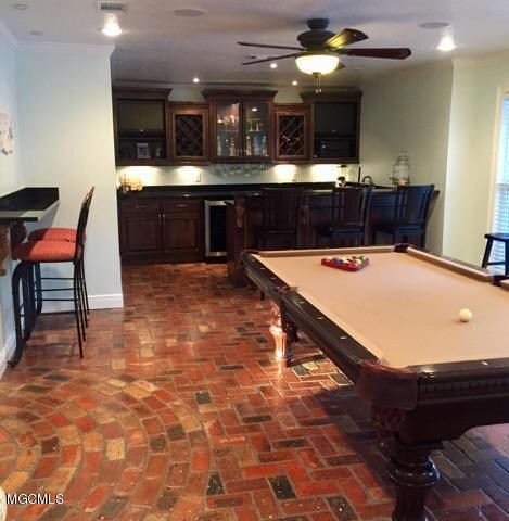 677 Mulberry Wet Bar