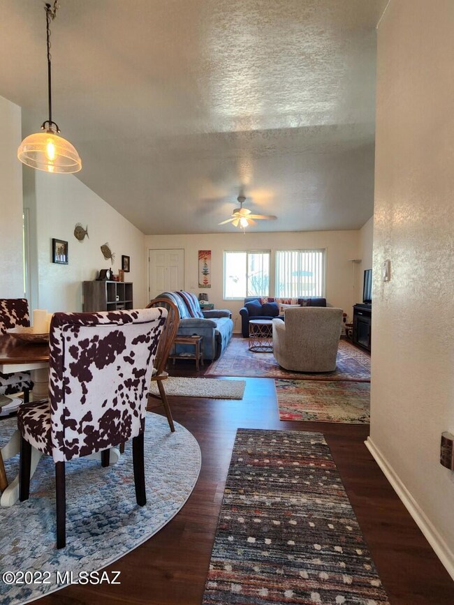 Buswell Dining-Living