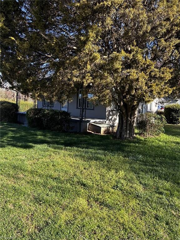 503 E Fairfield Rd, High Point, NC 27263 - photo 3