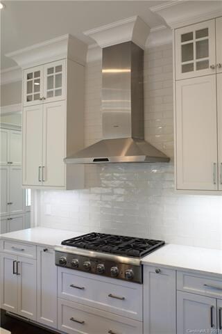 Thermador 6 burner gas cook top with overhead vent