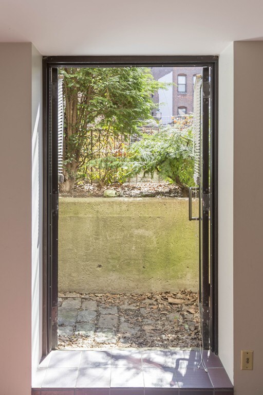 7 Henchman St unit 101, Boston, MA 02113 - photo 4