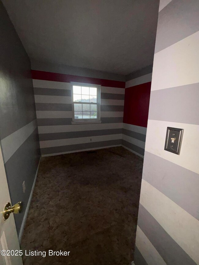 5302 Wiseman Ct, Louisville, KY 40272 - photo 6