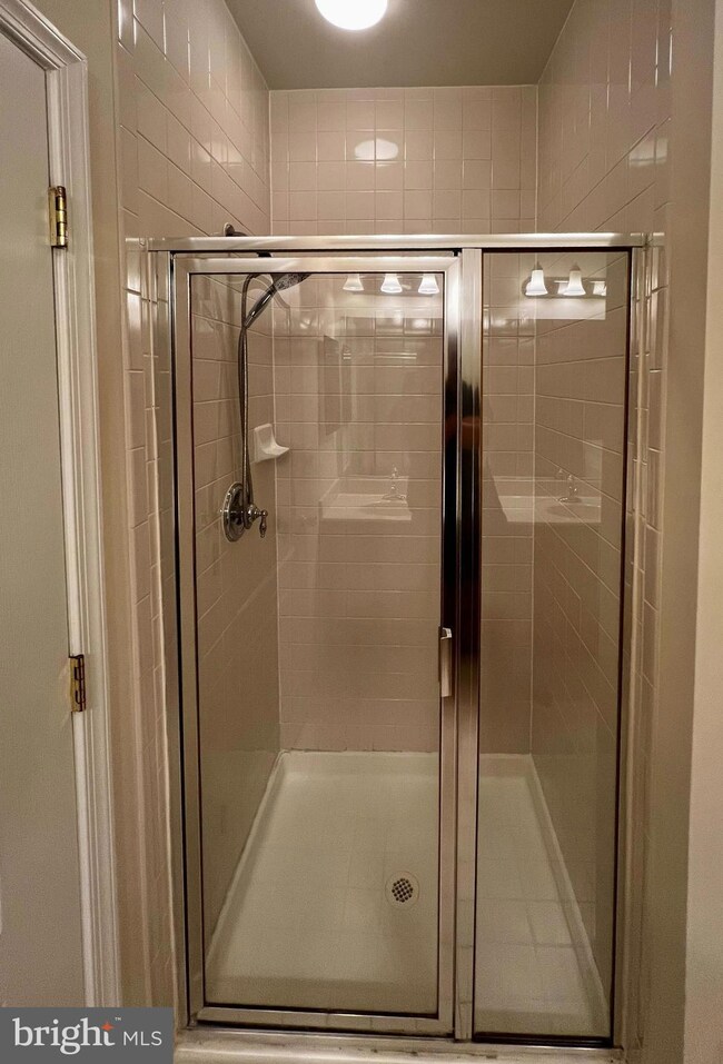 9711 Handerson Place unit 203, Manassas Park, VA 20111 - photo 6