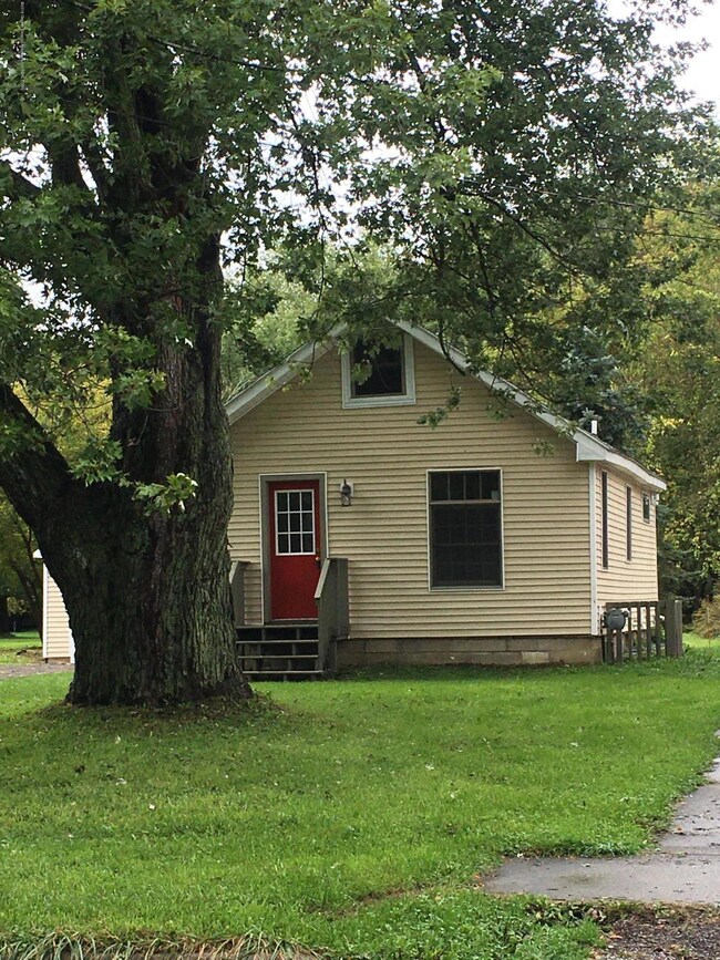 4822 Richmond St, Lansing, MI 48911 - photo 2