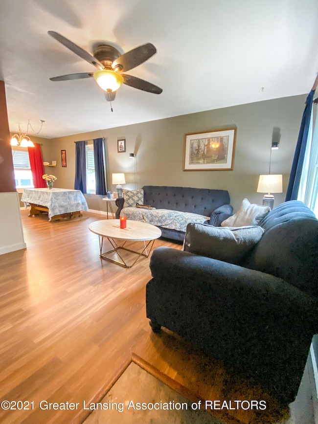 521 Beechwood St, Lansing, MI 48910 - photo 4