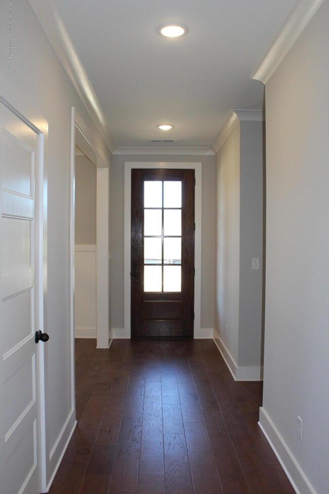 LOT 18WR FOYER