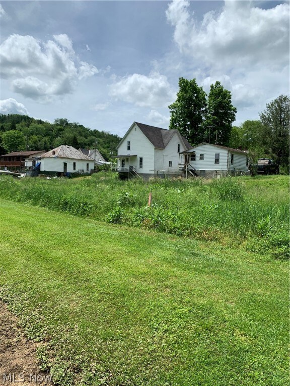 212 Cheuvront Ave, West Union, WV 26456 - photo 3