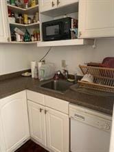 Kitchen has plenty of storage