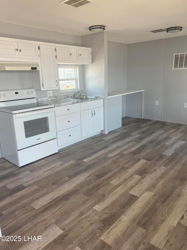 407-Living:Kitchen