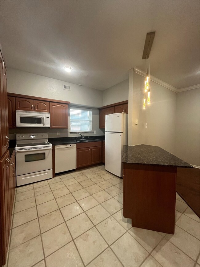 The Oaks at West University unit 404, Houston, TX 77005 - photo 5