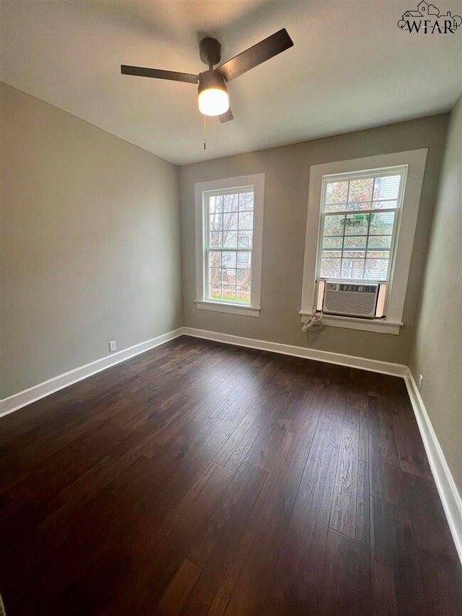 1202 Austin St unit A, Wichita Falls, TX 76301 - photo 4