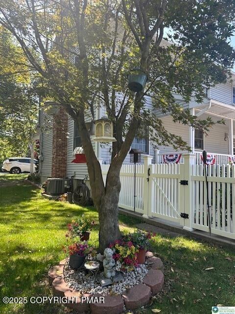 216 Blaine St, Bangor, PA 18013 - photo 3