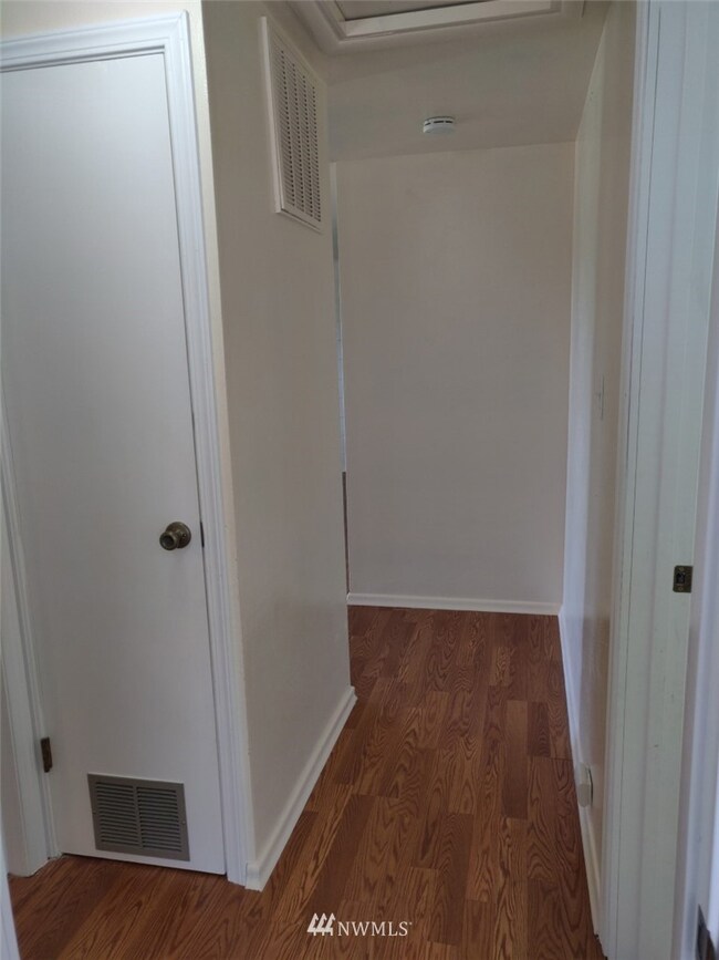 592 SW 18th St, Chehalis, WA 98532 - photo 4