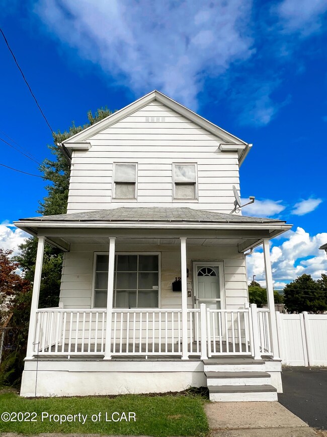 128 Gouge St, Wilkes Barre, PA 18705 - photo 3