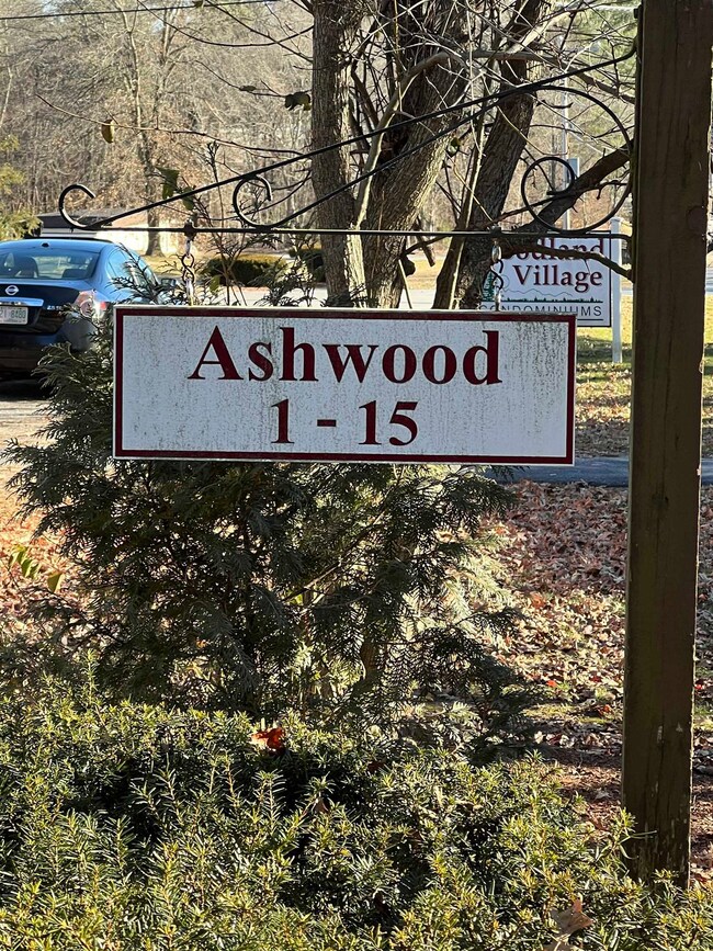 4 Constitution Dr, Londonderry, NH 03053 - photo 3