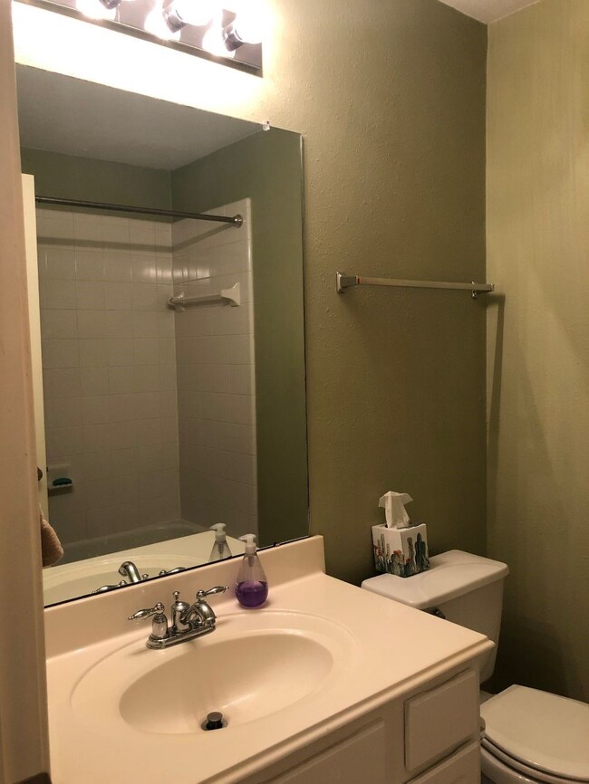 15914 Collinsville Dr, Tomball, TX 77377 - photo 3