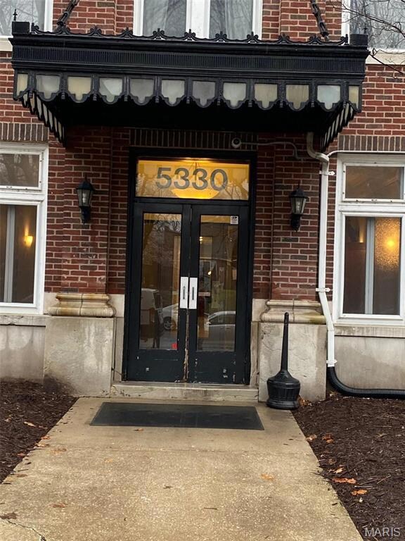 Metropolis West End Apartments unit 606, Saint Louis, MO 63112 - photo 2