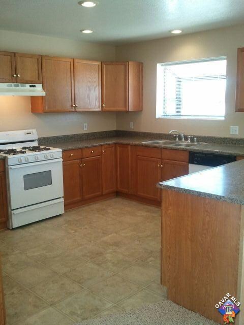 5902 Margaritha Ln, Rosamond, CA 93560 - photo 6