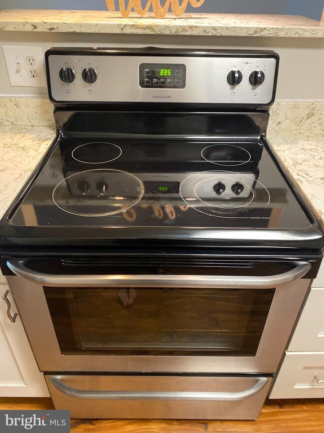 11643 Stoneview Square unit 2B, Reston, VA 20191 - photo 6