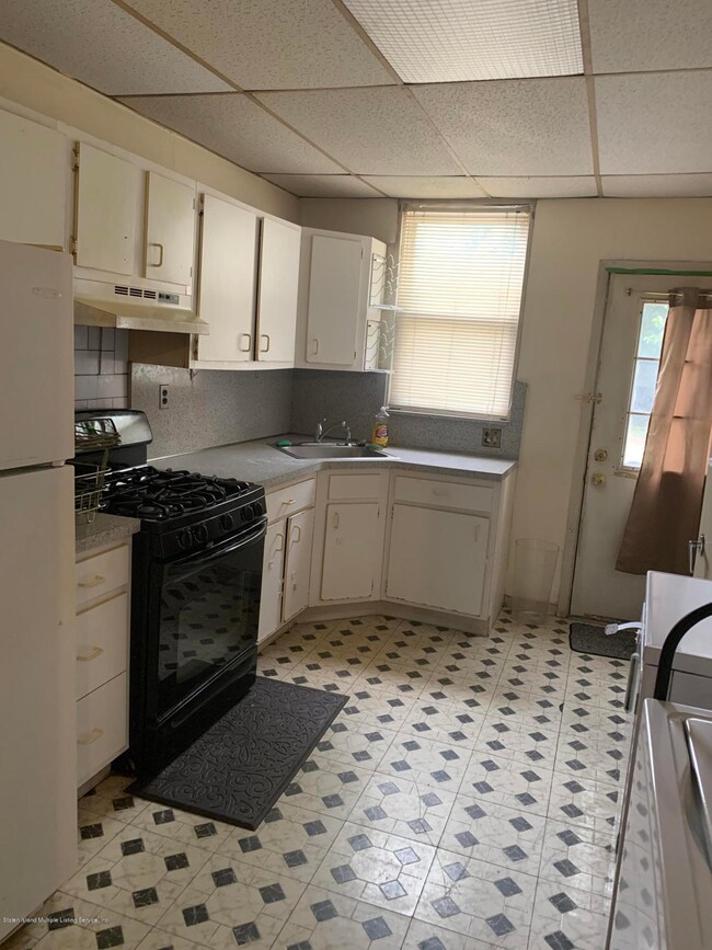 41 Tompkins St, Staten Island, NY 10304 - photo 6