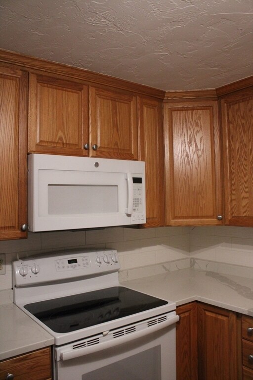 Fox Hunt Condominiums unit 66, Chelmsford, MA 01824 - photo 5