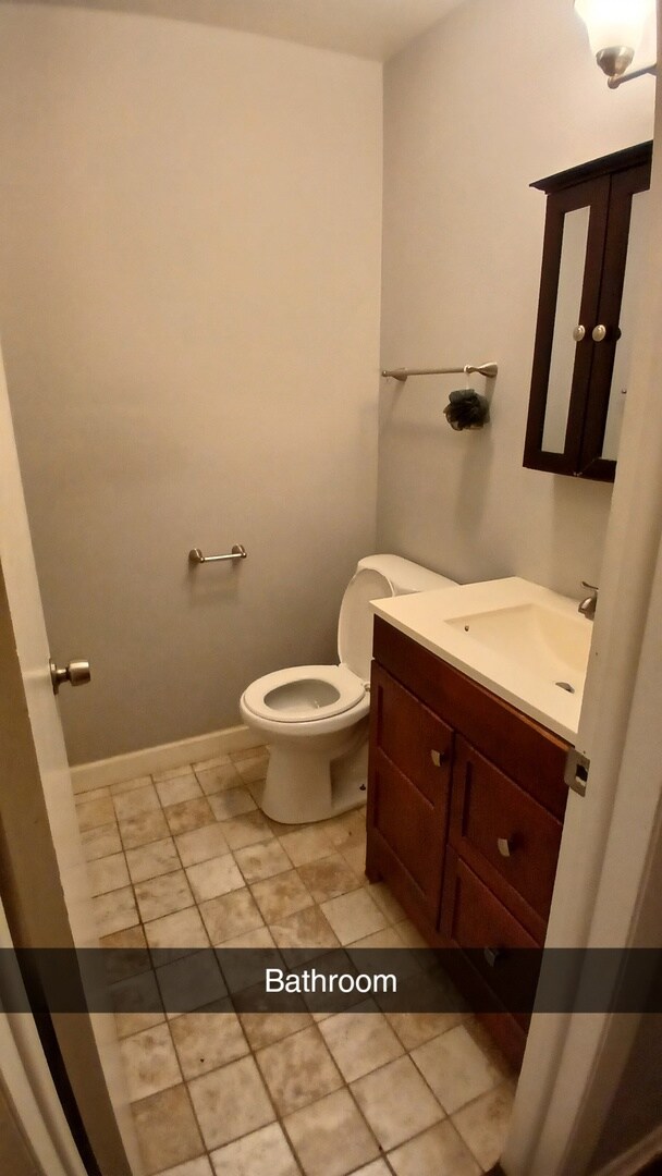 6331 N Fairfield Ave unit 203, Chicago, IL 60659 - photo 3