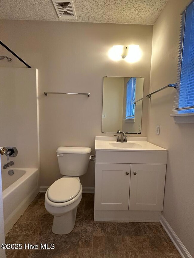 105 Live Oak Ct, Midway Park, NC 28544 - photo 7