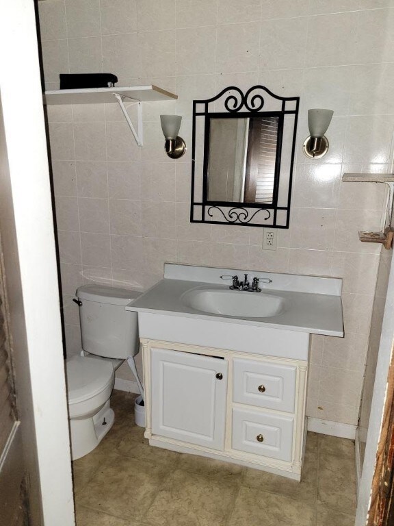 Full Bath Room Apt A