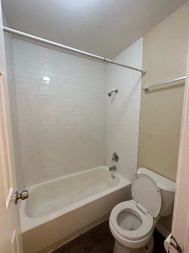 7200 T C Jester Blvd unit 1102, Houston, TX 77088 - photo 4