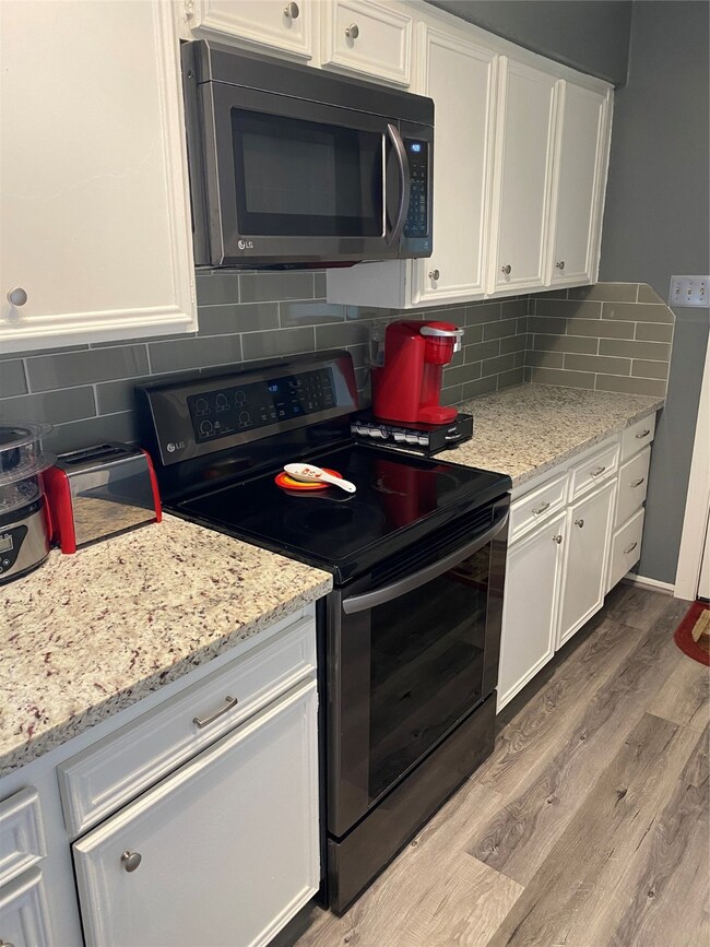 7821 Bateman Ln unit 7821, Houston, TX 77088 - photo 7