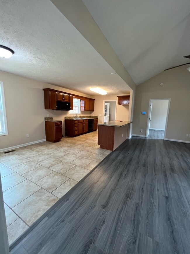 119 Glover Ln, Shelbyville, TN 37160 - photo 3