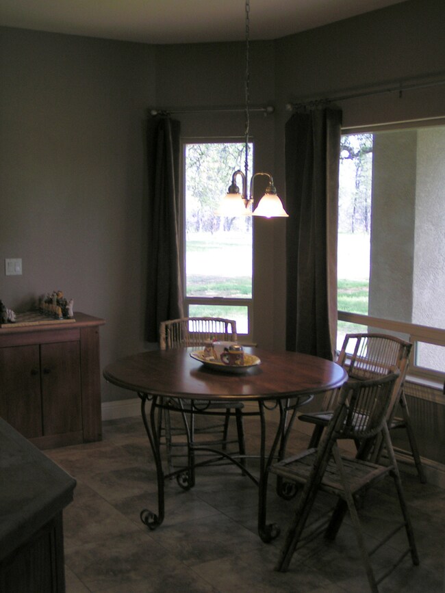 9581 Logan Rd, Redding, CA 96003 - photo 5