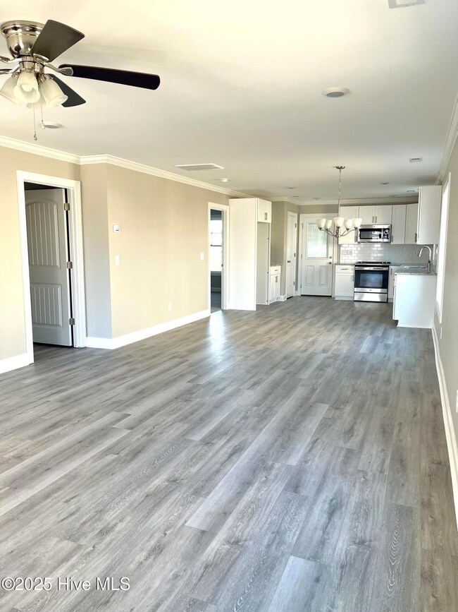 656 Abigail Taylor Dr unit B, Greenville, NC 27834 - photo 3