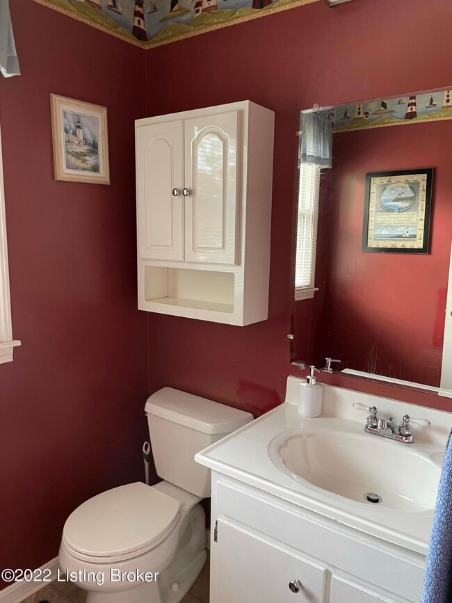 6916 Roseborough Ct, Louisville, KY 40228 - photo 7