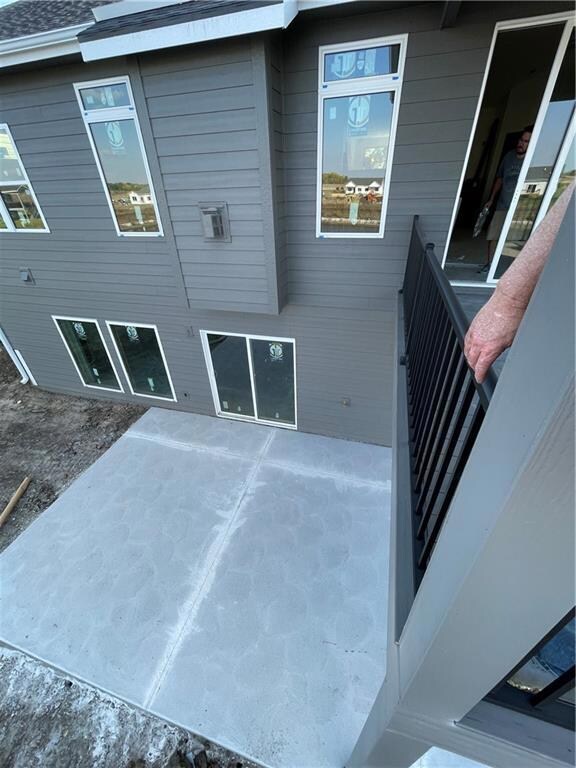 9807 Watermeadow Cir, Johnston, IA 50131 - photo 7