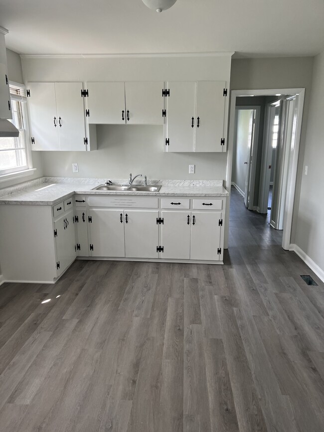 308 Rolling Rd, Shelbyville, TN 37160 - photo 5