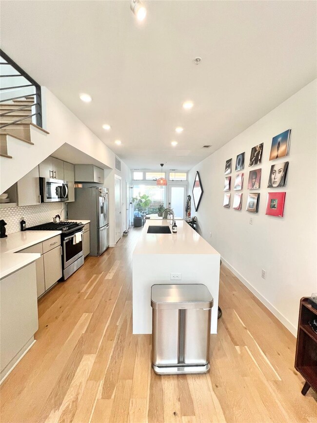 2002 E 7th St unit 223, Austin, TX 78702 - photo 2