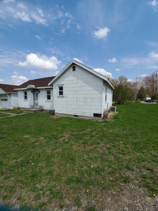 629 Mires Ln, Sidney, OH 45365 - photo 5