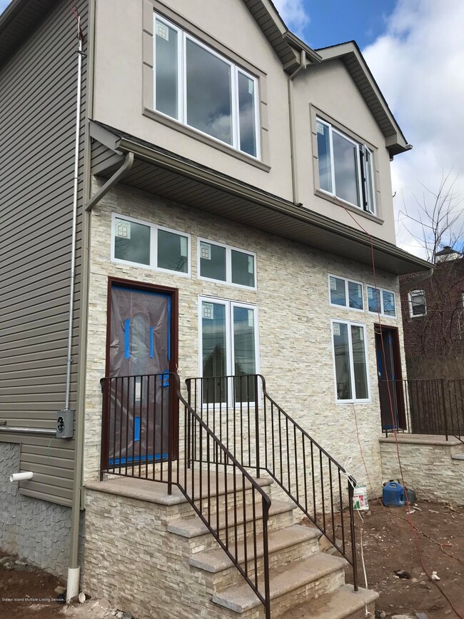 209 Cedar Ave, Staten Island, NY 10305 - photo 3