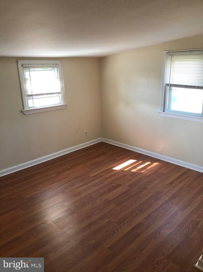 500 Poplar St unit 3, Delanco, NJ 08075 - photo 3