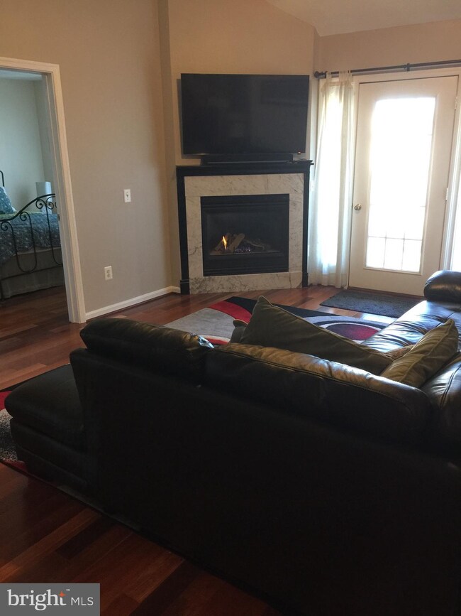 657 Burtons Cove Way unit 12, Annapolis, MD 21401 - photo 3