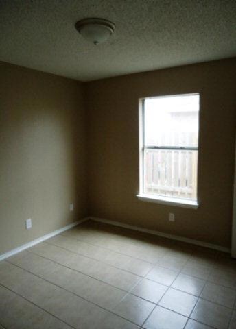 2805 Gayle unit 2, Edinburg, TX 78541 - photo 7