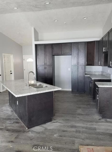 16410 Molino Dr, Victorville, CA 92395 - photo 2