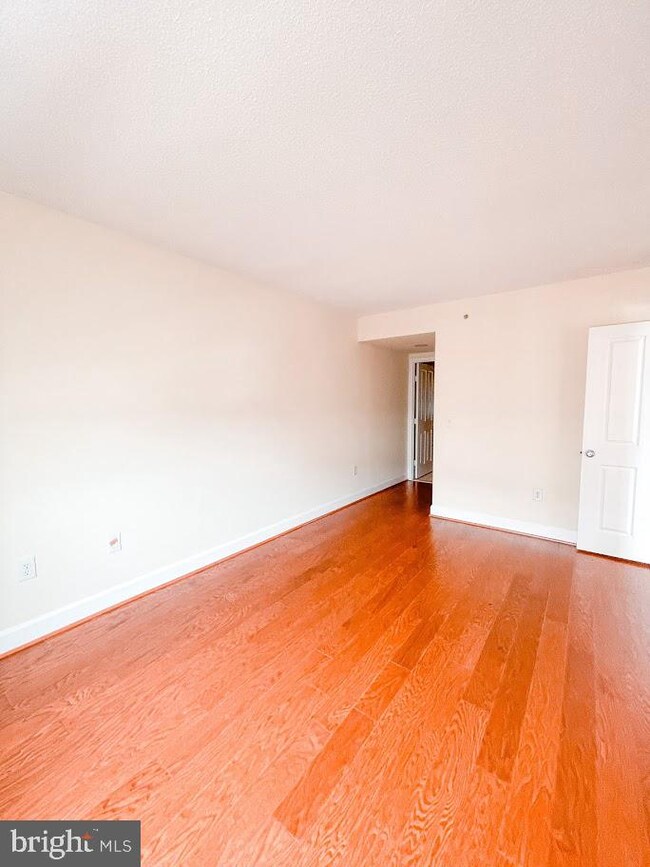 Station Square at Clarendon unit 806, Arlington, VA 22201 - photo 7