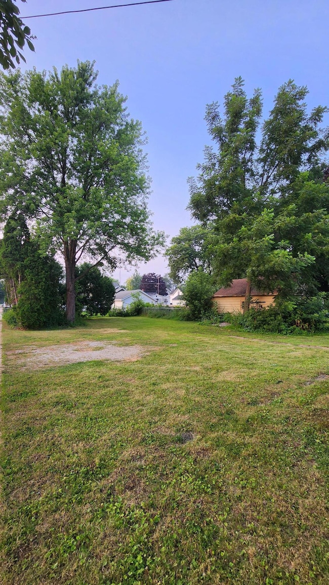 356 W 11th Ave, Oshkosh, WI 54902 - photo 7