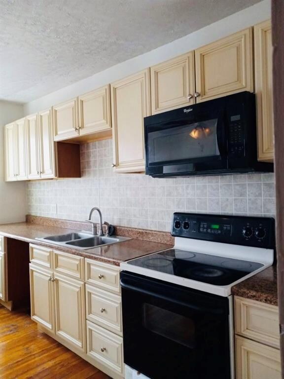 175 6th Ave, Woonsocket, RI 02895 - photo 2