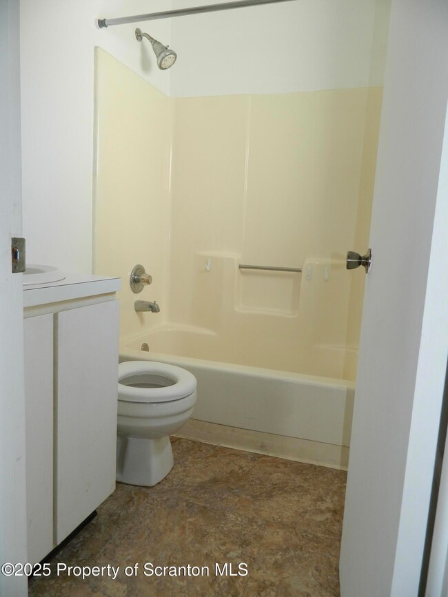 1509 Price St, Scranton, PA 18504 - photo 2