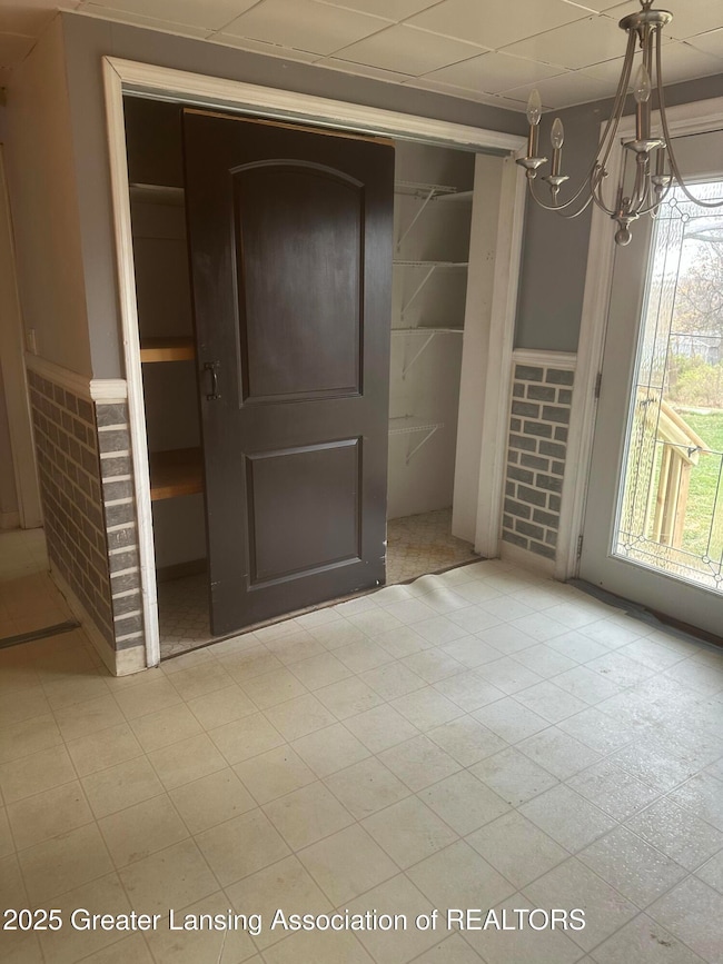 9469 Rossman Hwy, Eaton Rapids, MI 48827 - photo 5