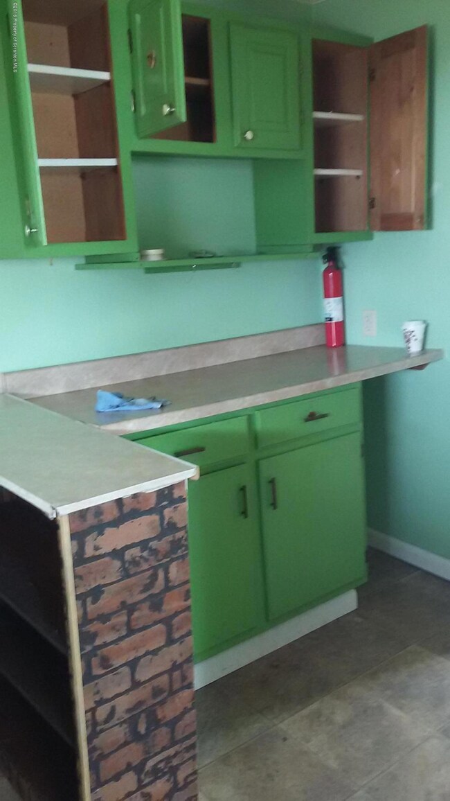 313 Gibbons St, Dunmore, PA 18512 - photo 7